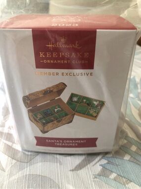 Hallmark 2023 Member Exclusive, Santa’s Ornament Treasures Ornament - NEW